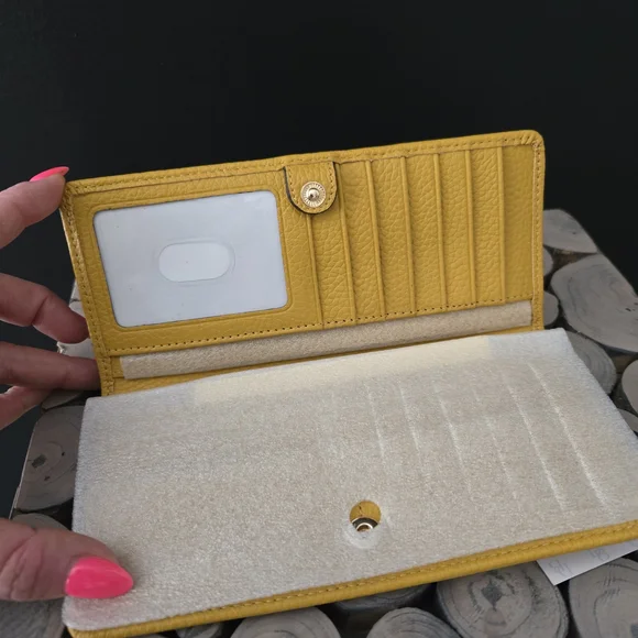 NWT Dooney & Bourke Pebble Grain Leather Wallet - Picture 4 of 4